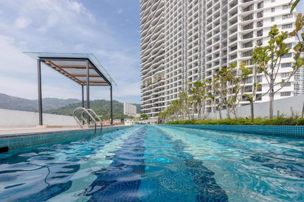 Deluxe Seaview Suite Twin Bed By The Only Bnb Tanjung Tokong エクステリア 写真